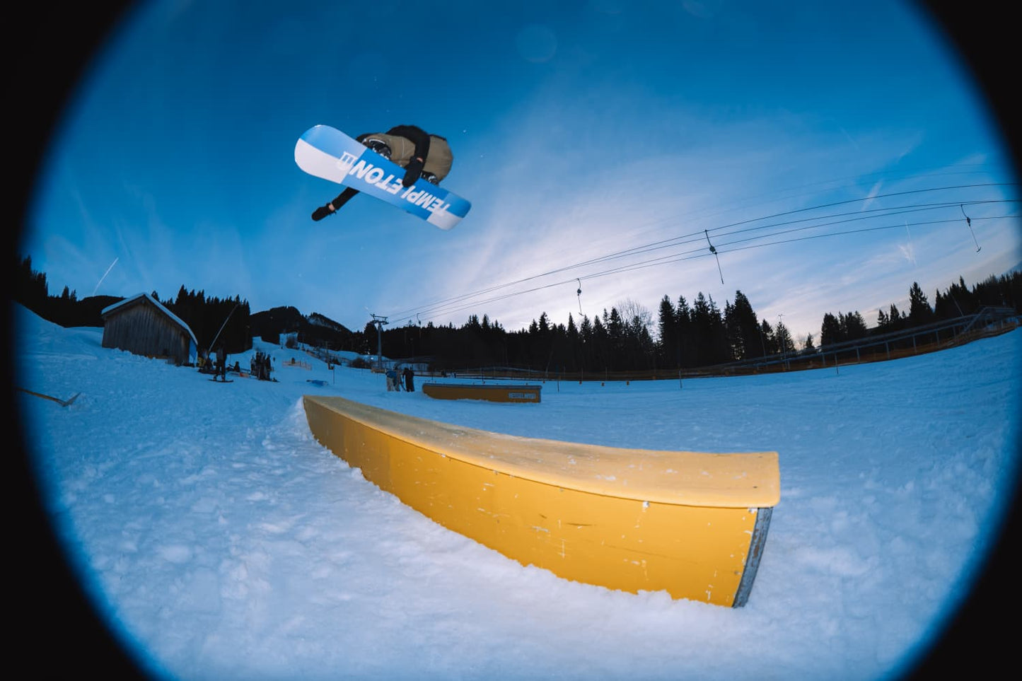 Stardust Snowboard - traditional camber